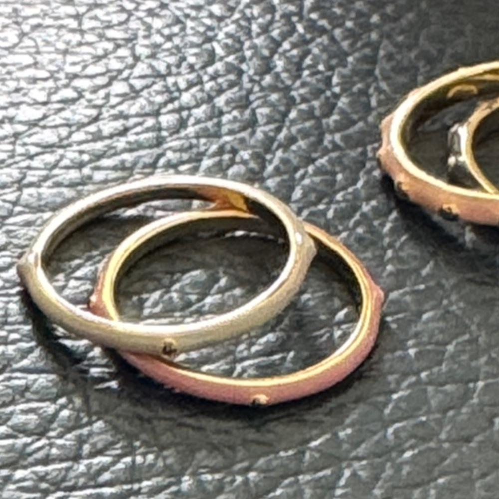 Gorjana stacked enamel rings with gold size 6 (4 rings) - Picture 4 of 5